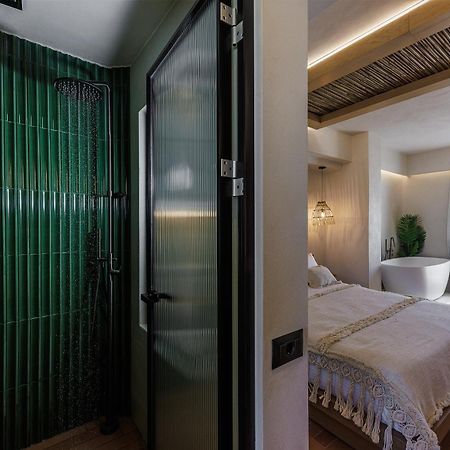 Aja Retreat Luxury Suites Kamari  Luaran gambar