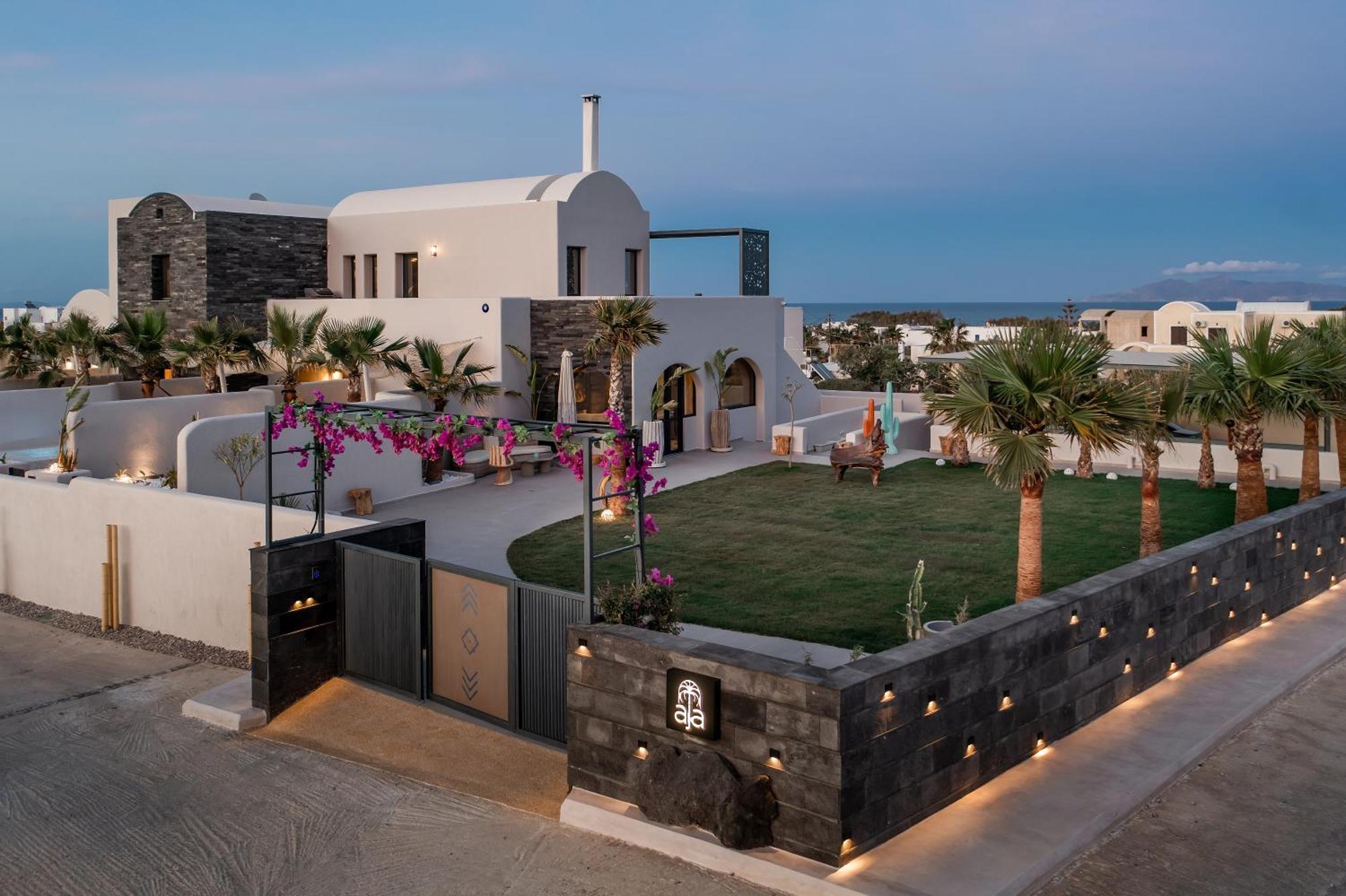 Aja Retreat Luxury Suites Kamari  Luaran gambar